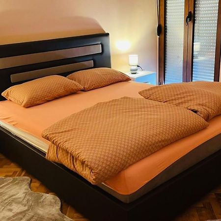 Majdini Clock Tower Apartman Podgorica Ngoại thất bức ảnh