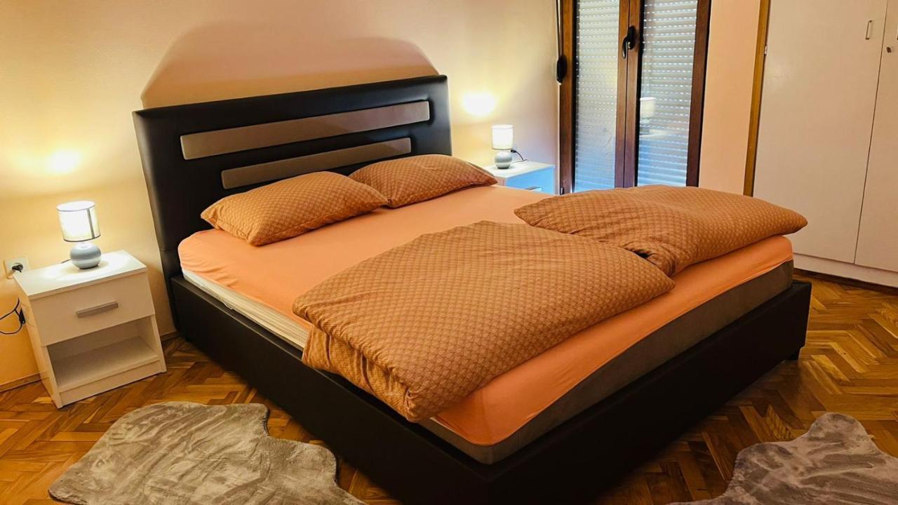 Majdini Clock Tower Apartman Podgorica Ngoại thất bức ảnh