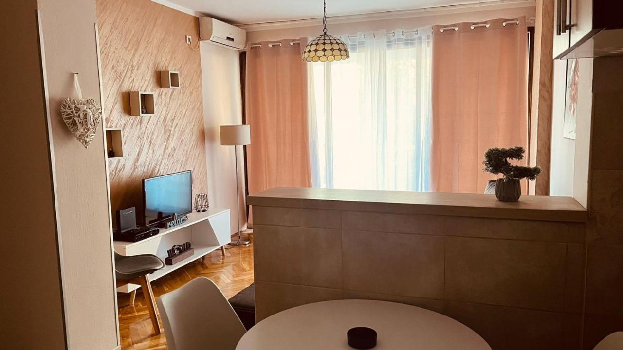 Majdini Clock Tower Apartman Podgorica Ngoại thất bức ảnh