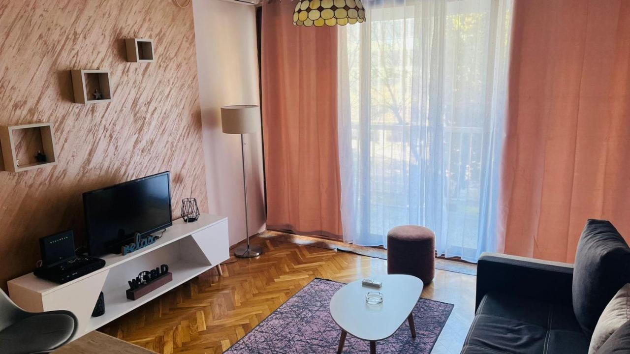 Majdini Clock Tower Apartman Podgorica Ngoại thất bức ảnh